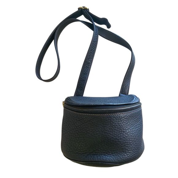 Coach Handbags - Vintage Coach crossbody bag Sonoma fishing creel